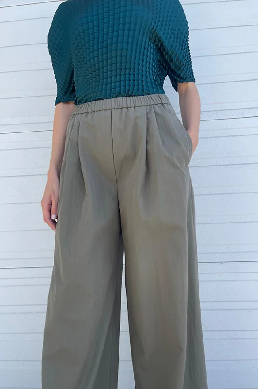 Pisha Pants in Moss Green